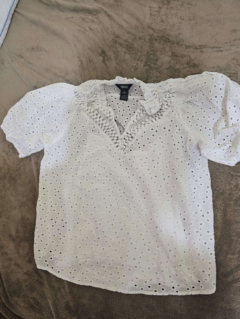 Ann Taylor White Eyelet Puff Sleeve V-Neck Top